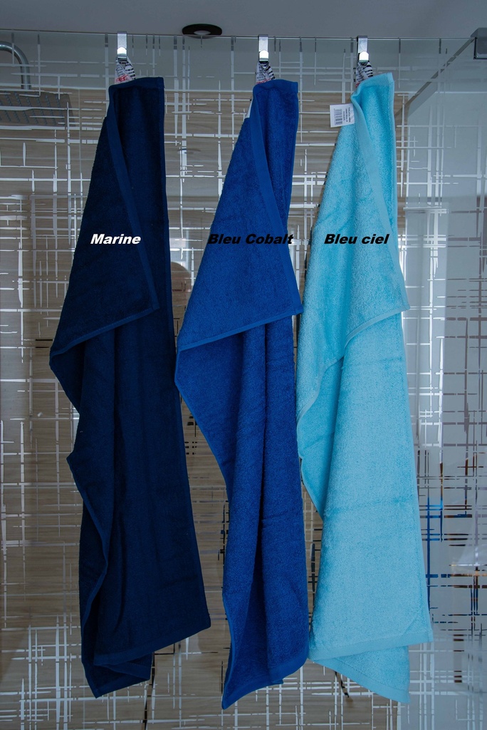 Motif moissonneuse brodé sur serviette, drap de bain ou pack complet. Cadeau personnalisé