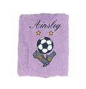 Serviette personnalisée pour un passionné de football motif avec ballon et chaussures à crampons