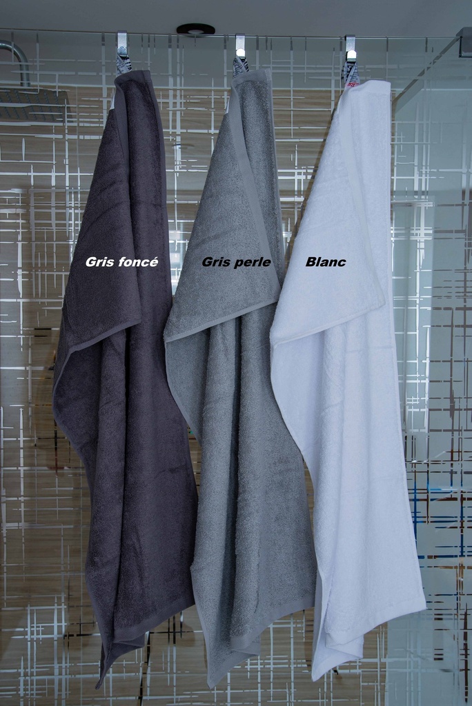 Motif lama brodé sur linge de bain au choix 