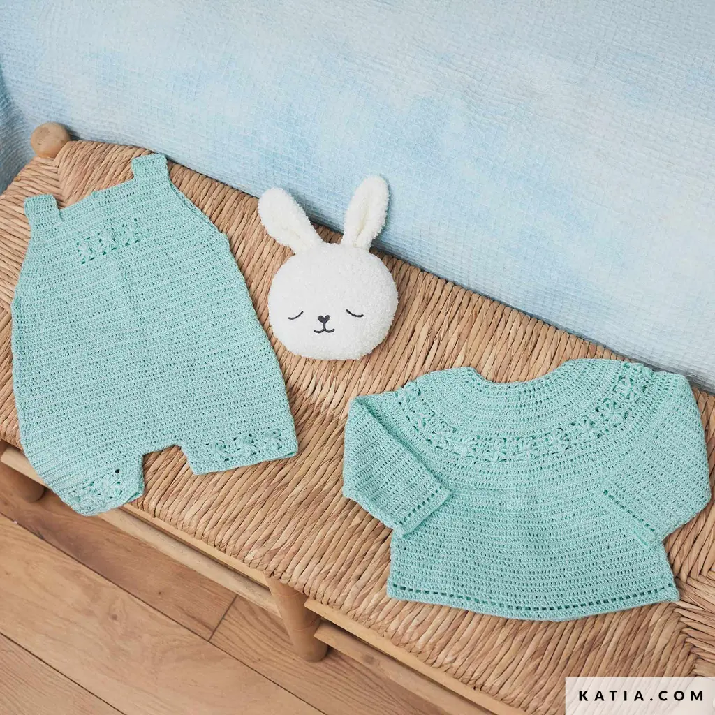 patron-tricoter-tricot-crochet-layette-grenouillere-printemps-ete-katia-7900-10-04-g.webp