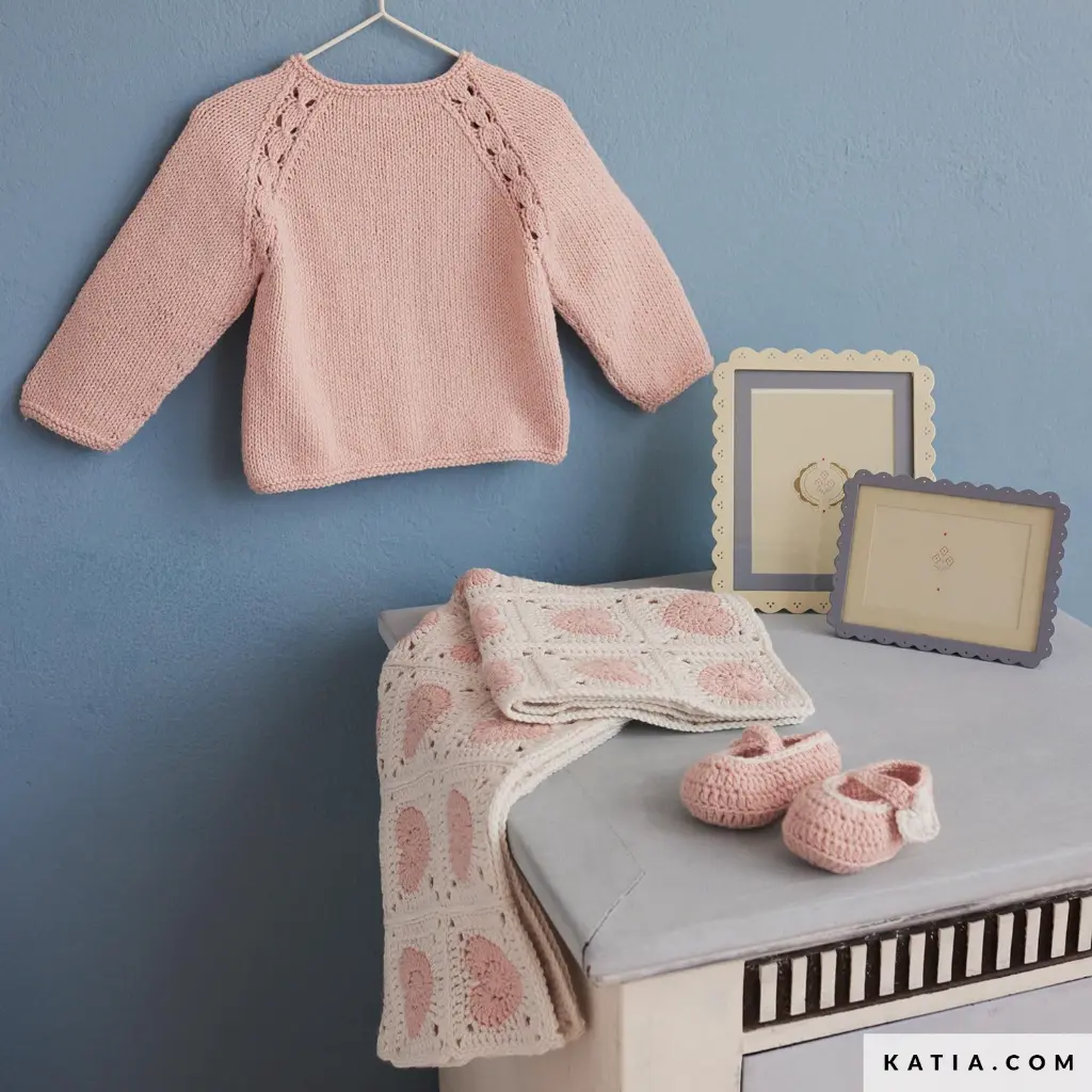 patron-tricoter-tricot-crochet-layette-botillons-printemps-ete-katia-7900-5-01-g.webp