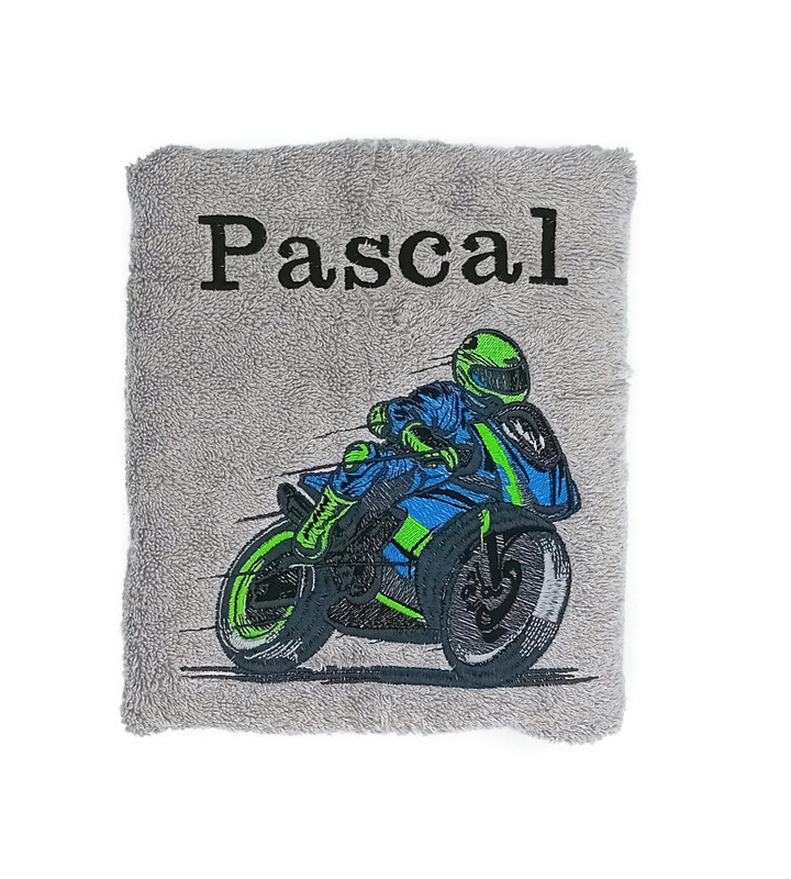 Motif motard brodé sur serviette, drap de bain ou pack complet. Cadeau personnalisé 