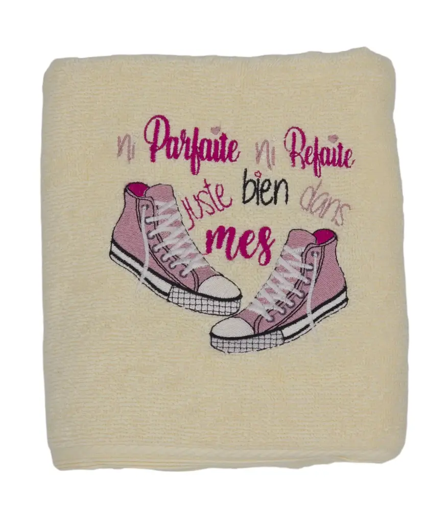 Motif bien dans mes baskets sur linge de bain au choix 