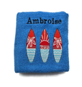 Motif planches de surf brodé sur linge de bain au choix 