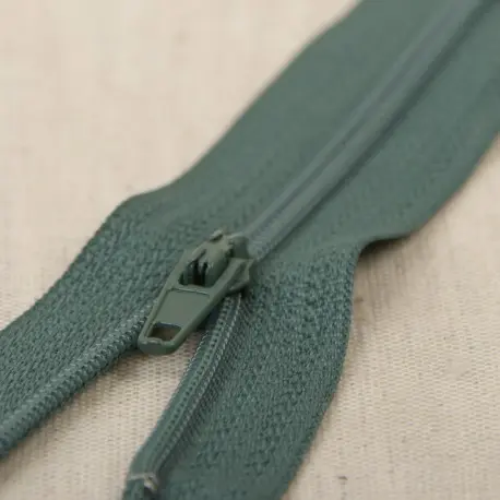 Fermeture éclair N°2 fine non séparable couleurs 530 Vert sapin