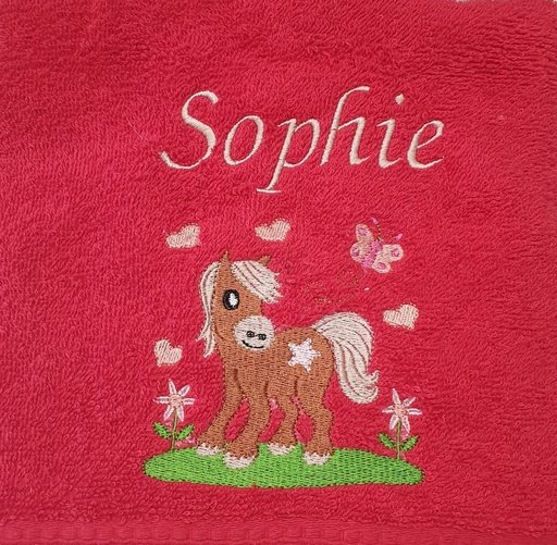 Motif poney brodé sur linge de bain au choix