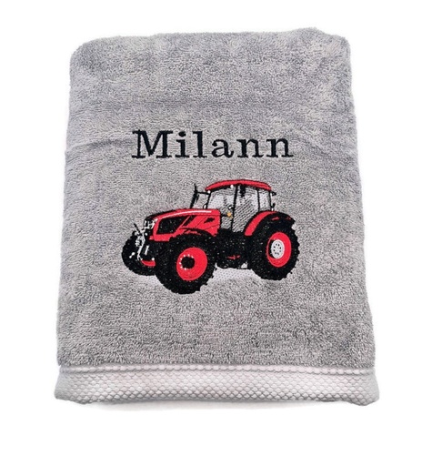Motif tracteur rouge brodé sur serviette, drap de bain ou pack complet. Cadeau personnalisé